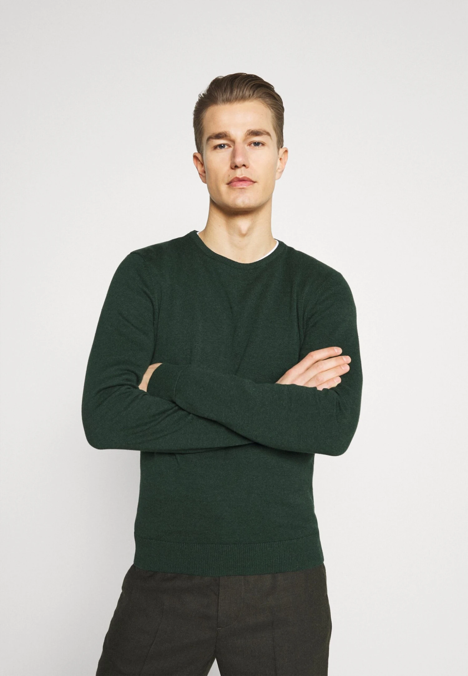 Pier One BASIC CREWNECK - Sweter - Mottled Dark Green 3 Pier One BASIC CREWNECK - Sweter - Mottled Dark Green
