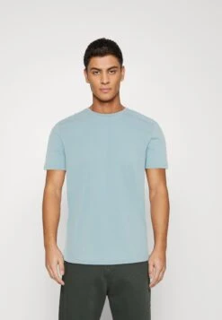 Pier One 7 PACK - T-shirt Basic - Red/silver/royal Blue -Sklep Z Odzieżą Męską c72a2b311f4d45699986054495042c6a