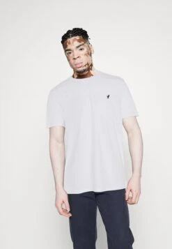 Pier One 3 PACK - T-shirt Basic - White/dark Blue/blue 14 Pier One 3 PACK - T-shirt Basic - White/dark Blue/blue -Sklep Z Odzieżą Męską c861a69cfb1e4a6fafbf2b097bf177a2