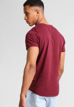 Pier One GARMENT TEE - T-shirt Basic - Bordeaux 10 Pier One GARMENT TEE - T-shirt Basic - Bordeaux -Sklep Z Odzieżą Męską c958846477e5466db4fcd7b2be676678