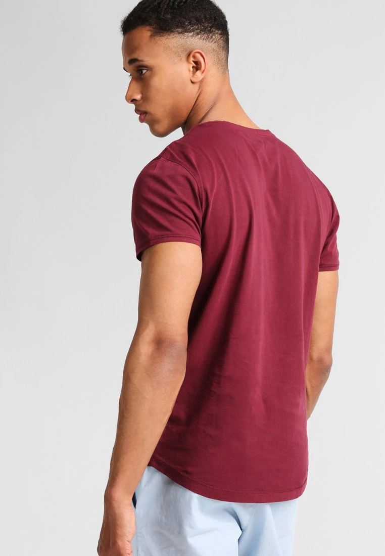 Pier One GARMENT TEE - T-shirt Basic - Bordeaux 5 Pier One GARMENT TEE - T-shirt Basic - Bordeaux - obrazek 3