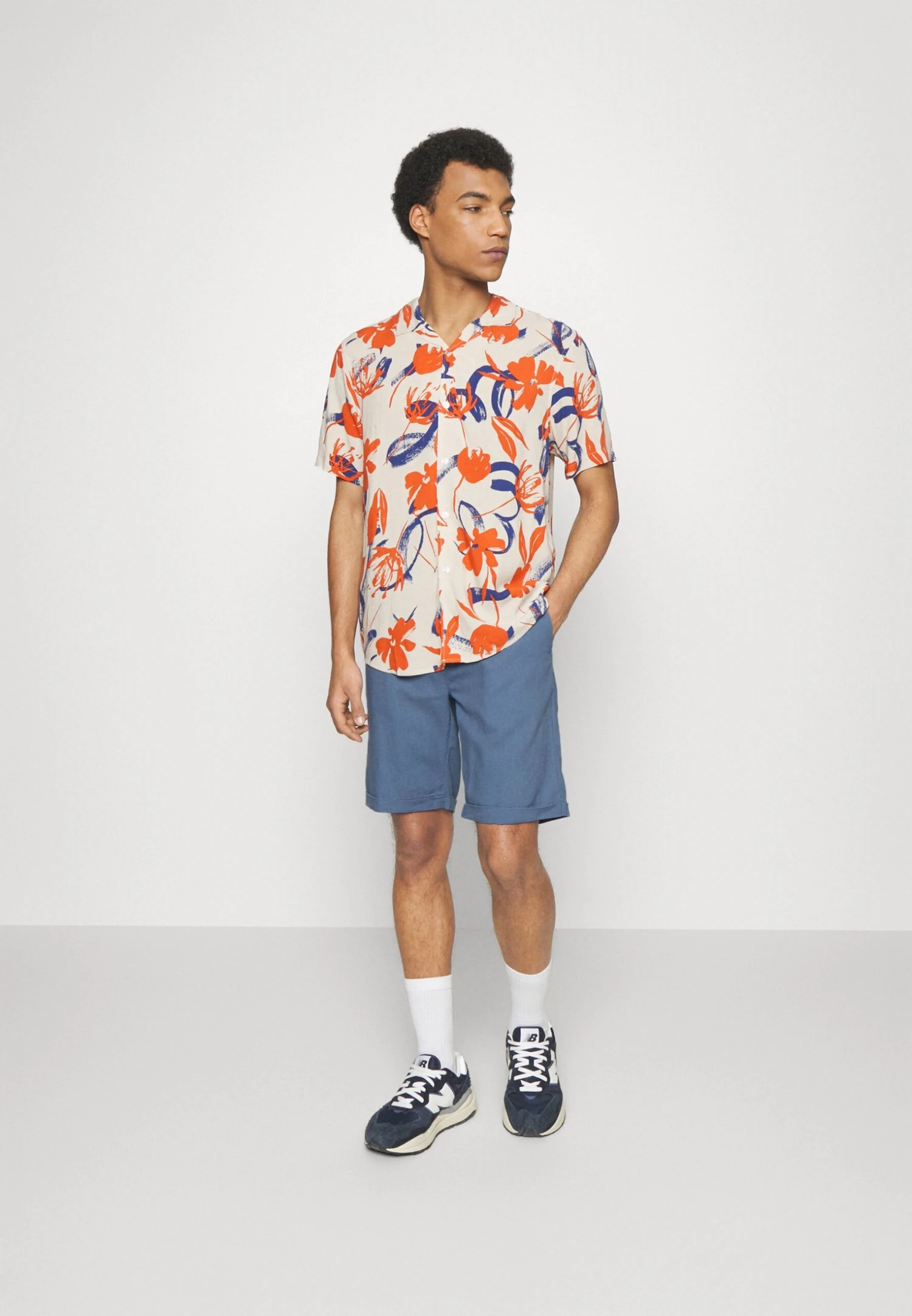 Pier One LINEN BLEND DRAWCORD SHORTS - Szorty - Blue 4 Pier One LINEN BLEND DRAWCORD SHORTS - Szorty - Blue - obrazek 2