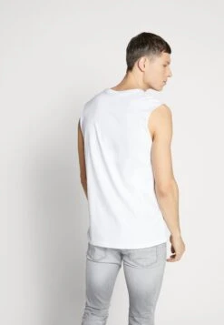 Pier One 2 PACK - Top - White/black 9 Pier One 2 PACK - Top - White/black -Sklep Z Odzieżą Męską d0b4dab63b5548078a8543a3eca09f0c