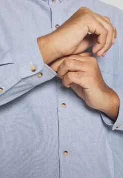 Pier One OXFORD - Koszula - Light Blue -Sklep Z Odzieżą Męską d0f3517b8dcc4ed8944314d9a3607504