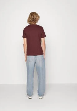 Pier One 5 PACK - T-shirt Basic - Bordeaux/light Grey/brown -Sklep Z Odzieżą Męską d55cab10d6ca40b0b3ad8037a2f594fd