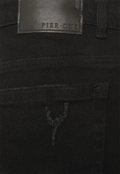 Pier One Szorty Jeansowe - Black 7 Pier One Szorty Jeansowe - Black -Sklep Z Odzieżą Męską d96f86941118437187434cfc39e864fc