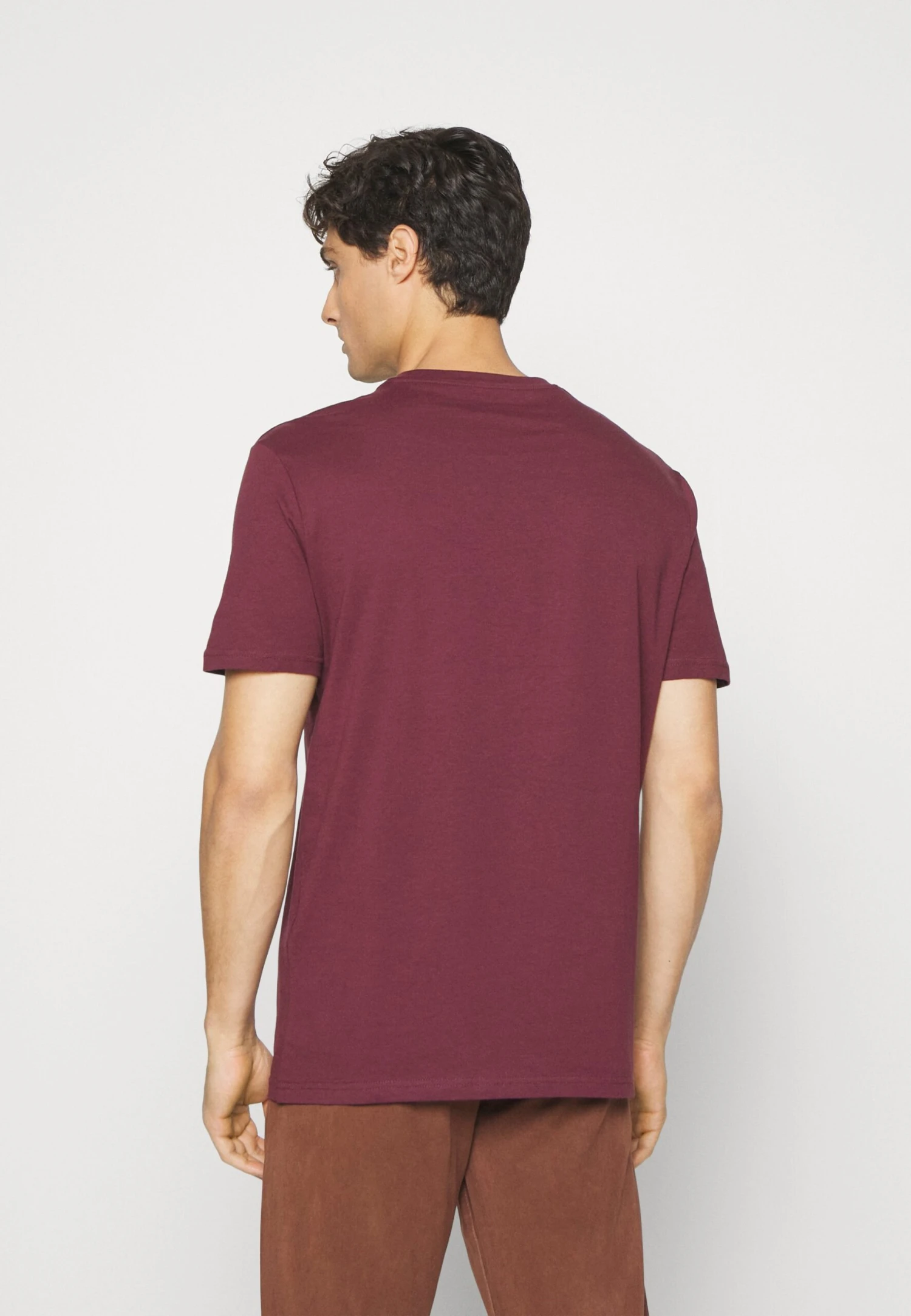 Pier One 3 PACK - T-shirt Basic - Off-white/bordeaux/mint 4 Pier One 3 PACK - T-shirt Basic - Off-white/bordeaux/mint - obrazek 2