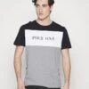 Pier One T-shirt Z Nadrukiem - Black 1 Pier One T-shirt Z Nadrukiem - Black -Sklep Z Odzieżą Męską e4291529478443dbb62507e99cd2c2a7