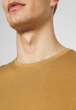 Pier One 5 PACK - T-shirt Basic - Brown/white/black 17 Pier One 5 PACK - T-shirt Basic - Brown/white/black -Sklep Z Odzieżą Męską e6d788f84bb349b1a0ea875ccf85985b