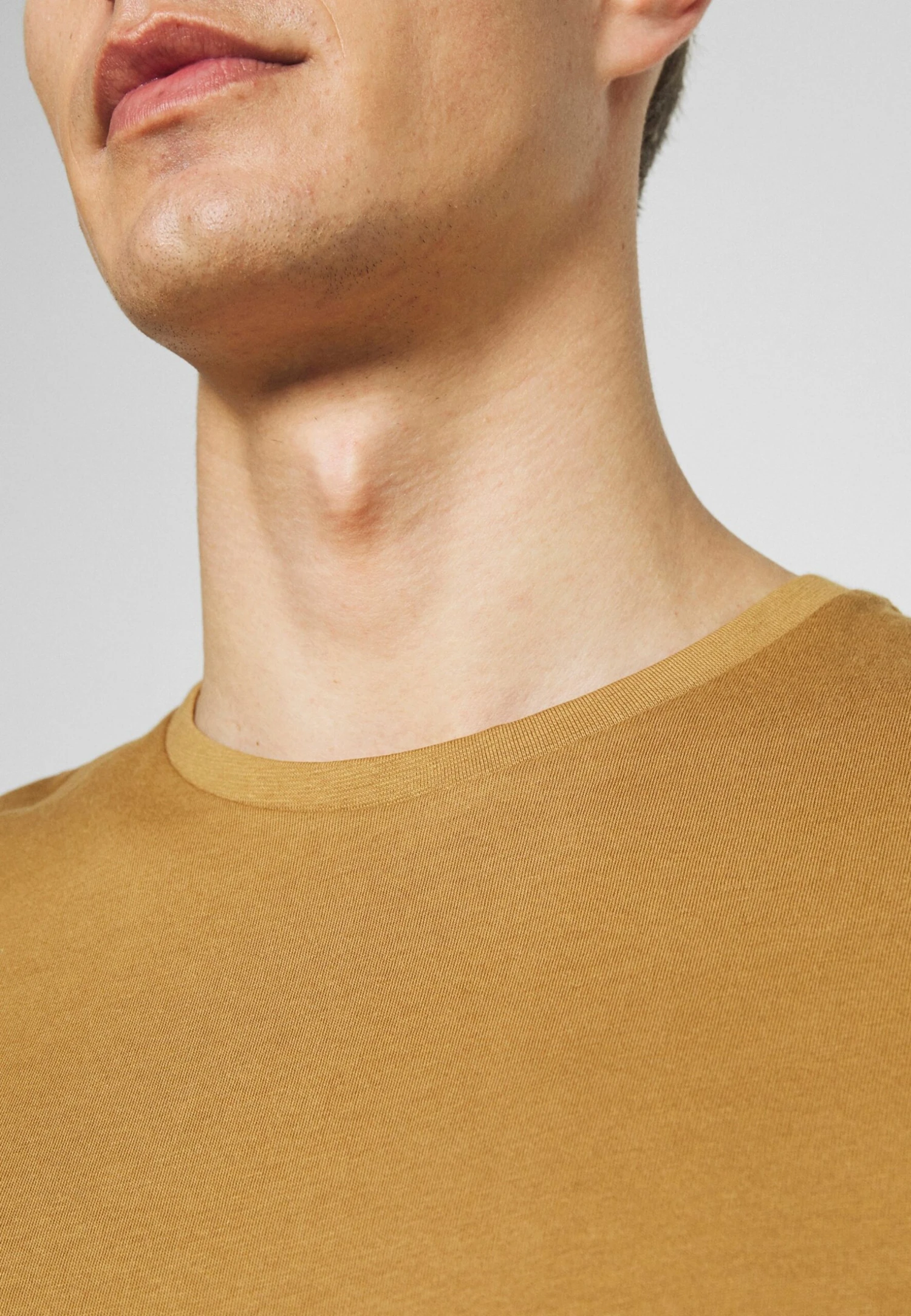 Pier One 5 PACK - T-shirt Basic - Brown/white/black 10 Pier One 5 PACK - T-shirt Basic - Brown/white/black - obrazek 8