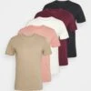 Pier One 5 PACK - T-shirt Basic - White/beige/bordeaux 1 Pier One 5 PACK - T-shirt Basic - White/beige/bordeaux -Sklep Z Odzieżą Męską e6daffffaf7146419f6e19248e6b0262