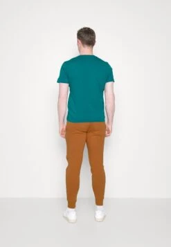 Pier One Spodnie Treningowe - Camel 9 Pier One Spodnie Treningowe - Camel -Sklep Z Odzieżą Męską e93b4f0bad834ab29f165c08ec010d8d