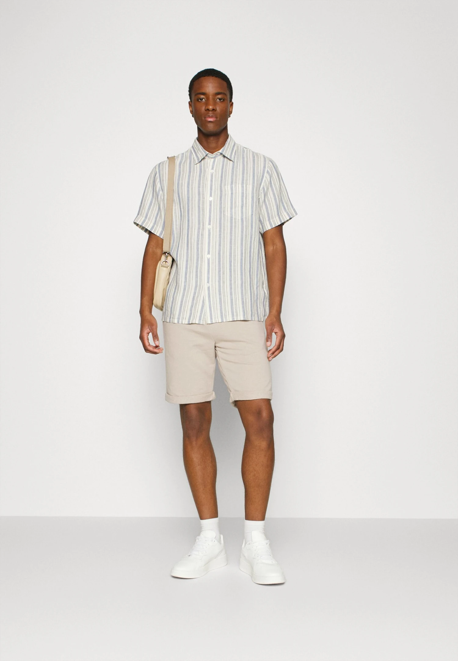 Pier One Spodnie Treningowe - Tan 3 Pier One Spodnie Treningowe - Tan - obrazek 2