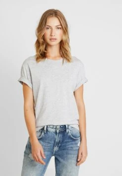 Pier One T-shirt Basic - Light Grey Melange 10 Pier One T-shirt Basic - Light Grey Melange -Sklep Z Odzieżą Męską edbf73fabfc34c2cba228dd7d15b17ff