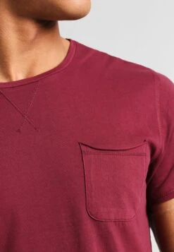 Pier One GARMENT TEE - T-shirt Basic - Bordeaux 11 Pier One GARMENT TEE - T-shirt Basic - Bordeaux -Sklep Z Odzieżą Męską ee6908d7c3024881a7389fed9c95465f