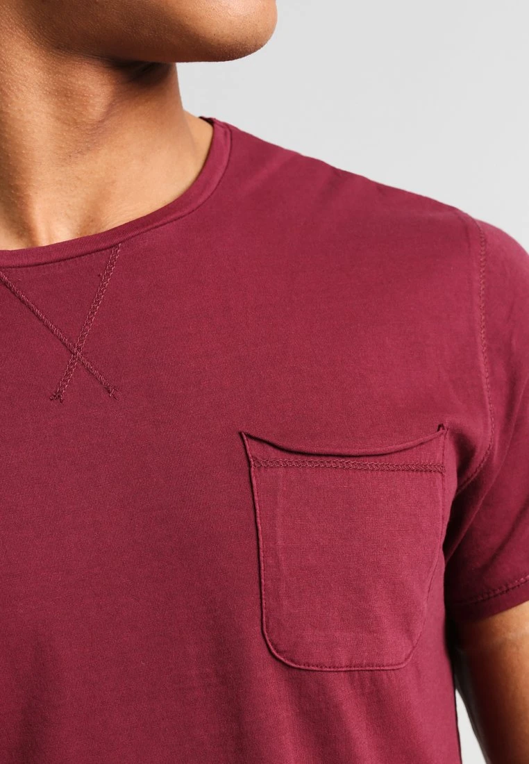 Pier One GARMENT TEE - T-shirt Basic - Bordeaux 6 Pier One GARMENT TEE - T-shirt Basic - Bordeaux - obrazek 4