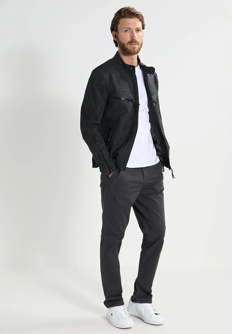 Pier One 2 PACK - T-shirt Basic - White 4 Pier One 2 PACK - T-shirt Basic - White - obrazek 2