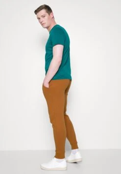 Pier One Spodnie Treningowe - Camel 10 Pier One Spodnie Treningowe - Camel -Sklep Z Odzieżą Męską f1f9ec166d6a45e0ae1358f9bdd8a189