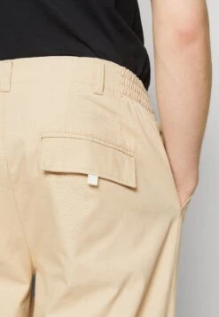 Pier One Spodnie Materiałowe - Off-white 11 Pier One Spodnie Materiałowe - Off-white -Sklep Z Odzieżą Męską f57bf42c9e2c4201af70c04a94666a6e