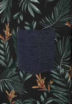 Pier One 2 PACK - T-shirt Z Nadrukiem - White/multi-coloured 15 Pier One 2 PACK - T-shirt Z Nadrukiem - White/multi-coloured -Sklep Z Odzieżą Męską f60a19bf04324eb98fa6e9c69f399f60