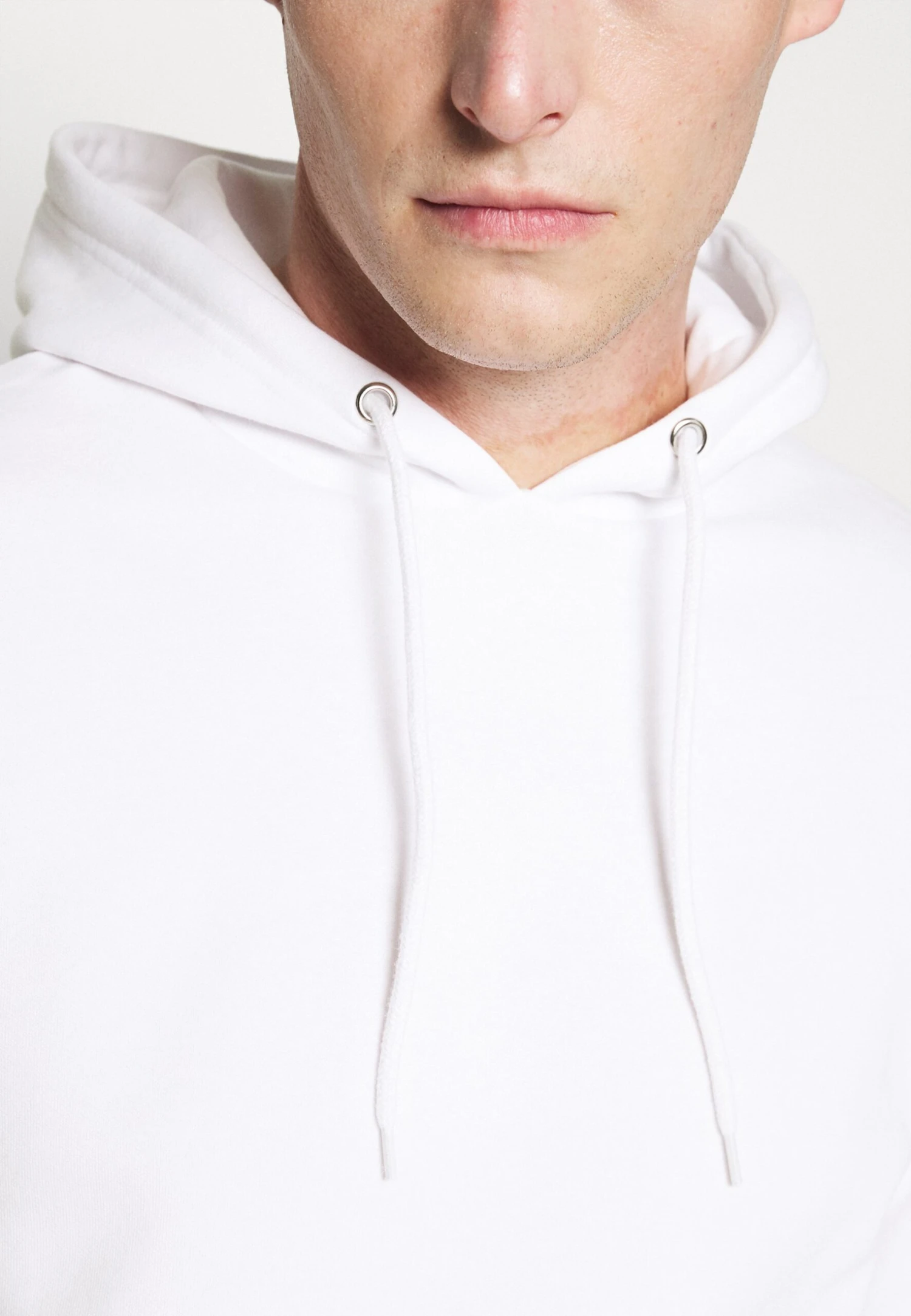 Pier One 2 PACK - Bluza Z Kapturem - White/black 8 Pier One 2 PACK - Bluza Z Kapturem - White/black - obrazek 6