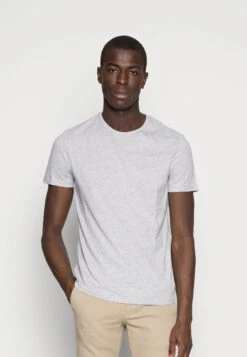 Pier One 5 PACK - T-shirt Basic - Dark Blue/grey/khaki -Sklep Z Odzieżą Męską fb97d3a70f594235aa02f60b48ba6fae