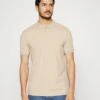 Pier One Koszulka Polo - Beige 2 Pier One Koszulka Polo - Beige -Sklep Z Odzieżą Męską ff1f85255126441fbcf2ad9efee0bf71
